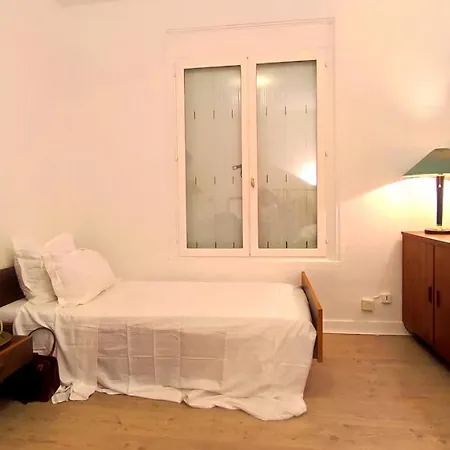 Апартаменты Airport Tiny House